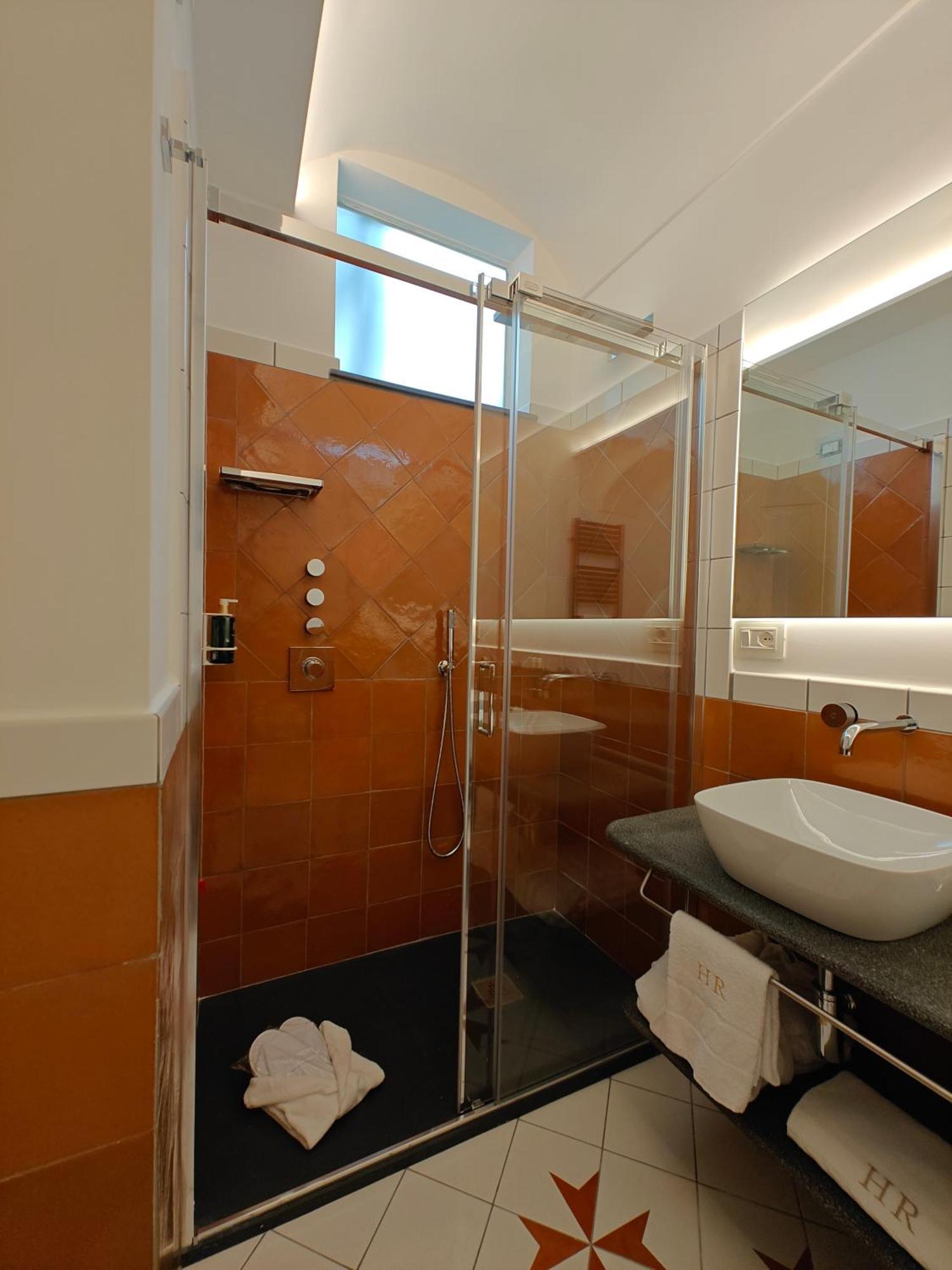 Hébergement Deluxe Premium avec Balcon